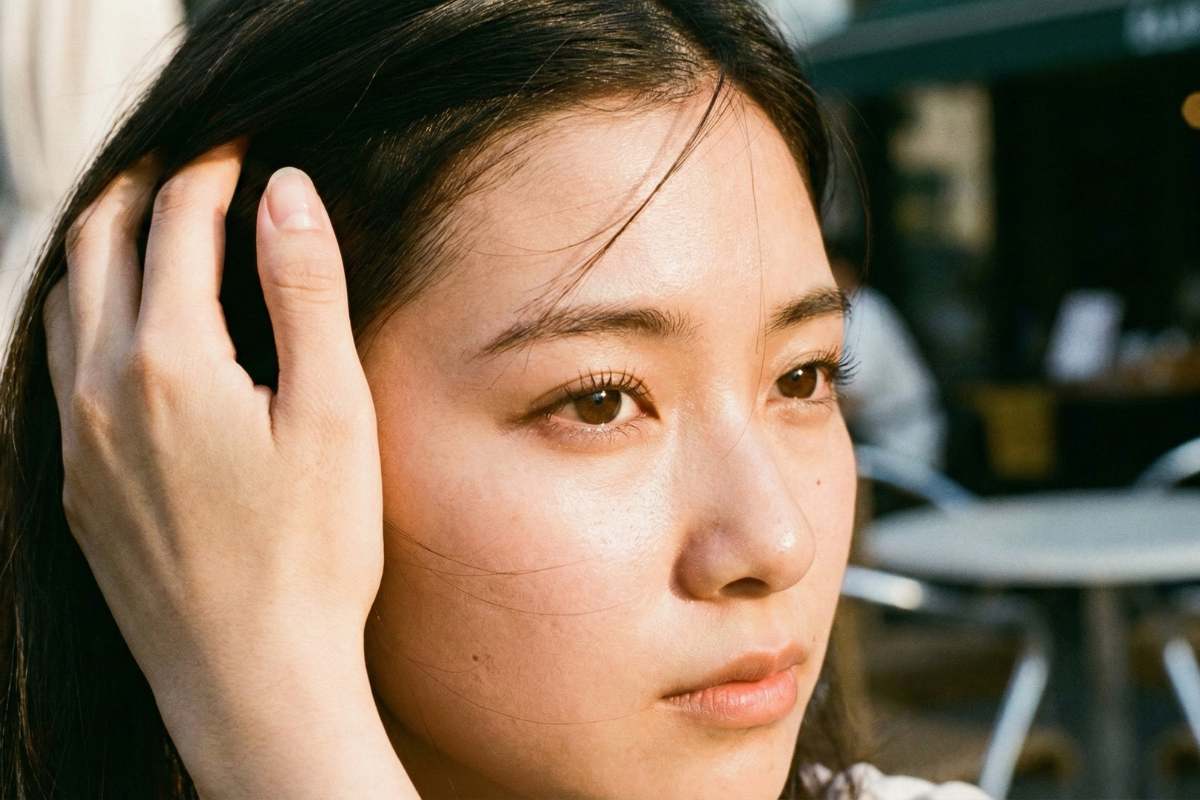 プロフィール写真 撮り方 女性 好印象 スマホ 自然
